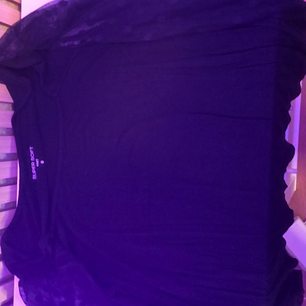 Super soft lace sleeves